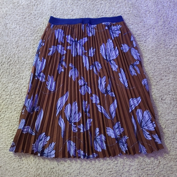 Modcloth Dresses & Skirts - Modcloth Floral Pleated Mid-Length Skirt